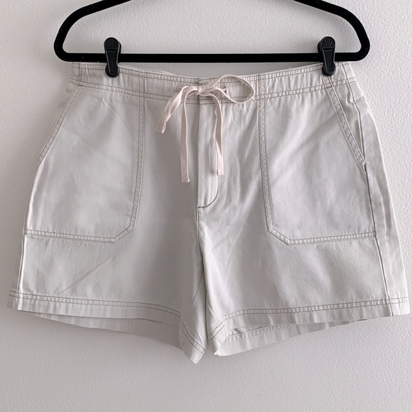 Women’s Dockers Khaki Shorts Sz 12 - Picture 1 of 6